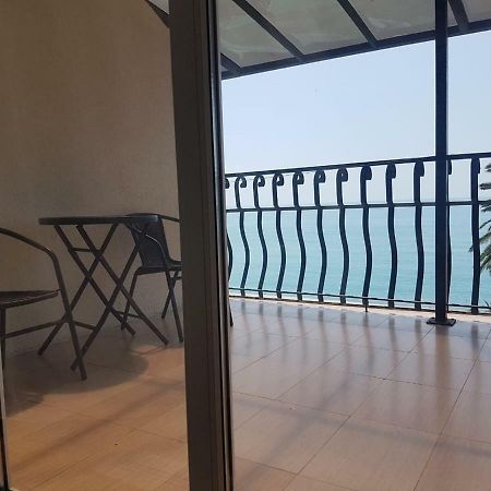 Lazurniy Bereg Hotell Gagra Exteriör bild