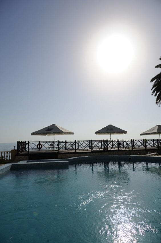 Lazurniy Bereg Hotell Gagra Exteriör bild