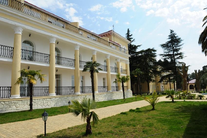 Lazurniy Bereg Hotell Gagra Exteriör bild