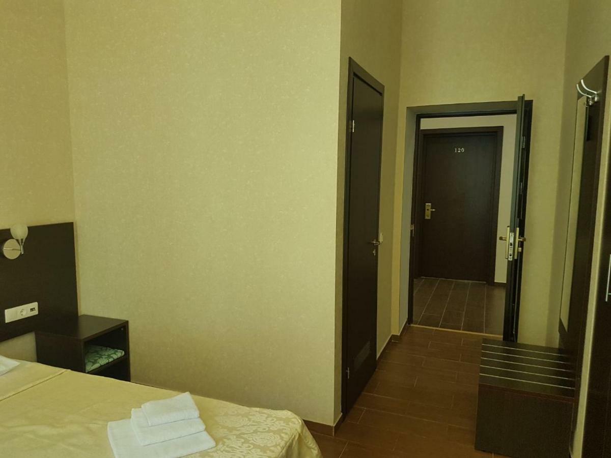 Lazurniy Bereg Hotell Gagra Exteriör bild