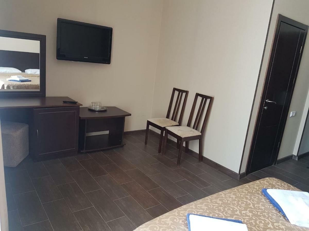 Lazurniy Bereg Hotell Gagra Exteriör bild