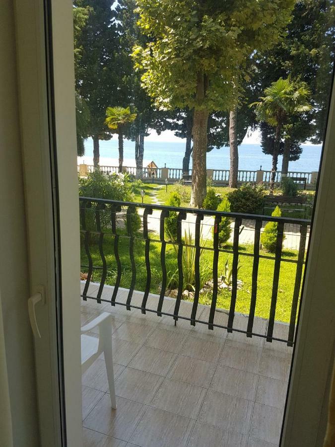 Lazurniy Bereg Hotell Gagra Exteriör bild