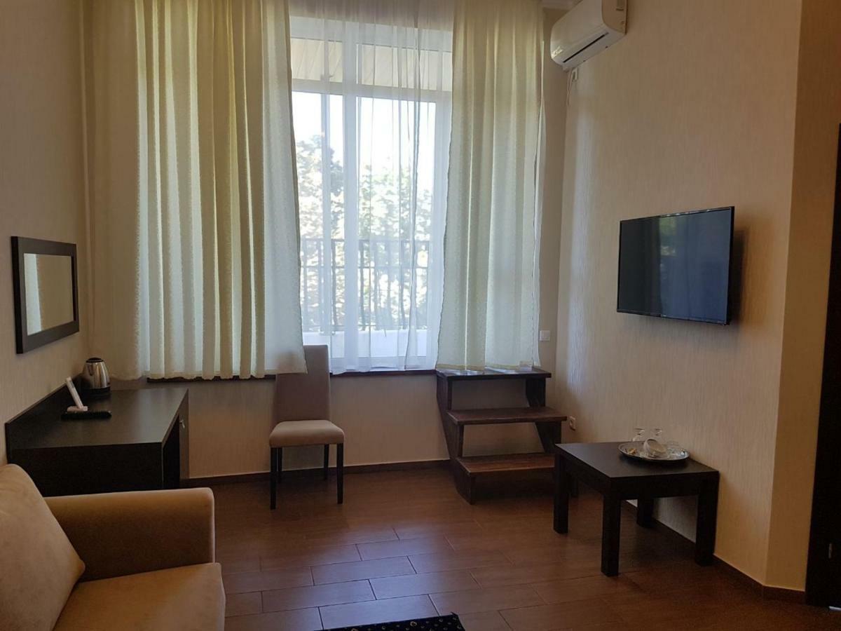 Lazurniy Bereg Hotell Gagra Exteriör bild