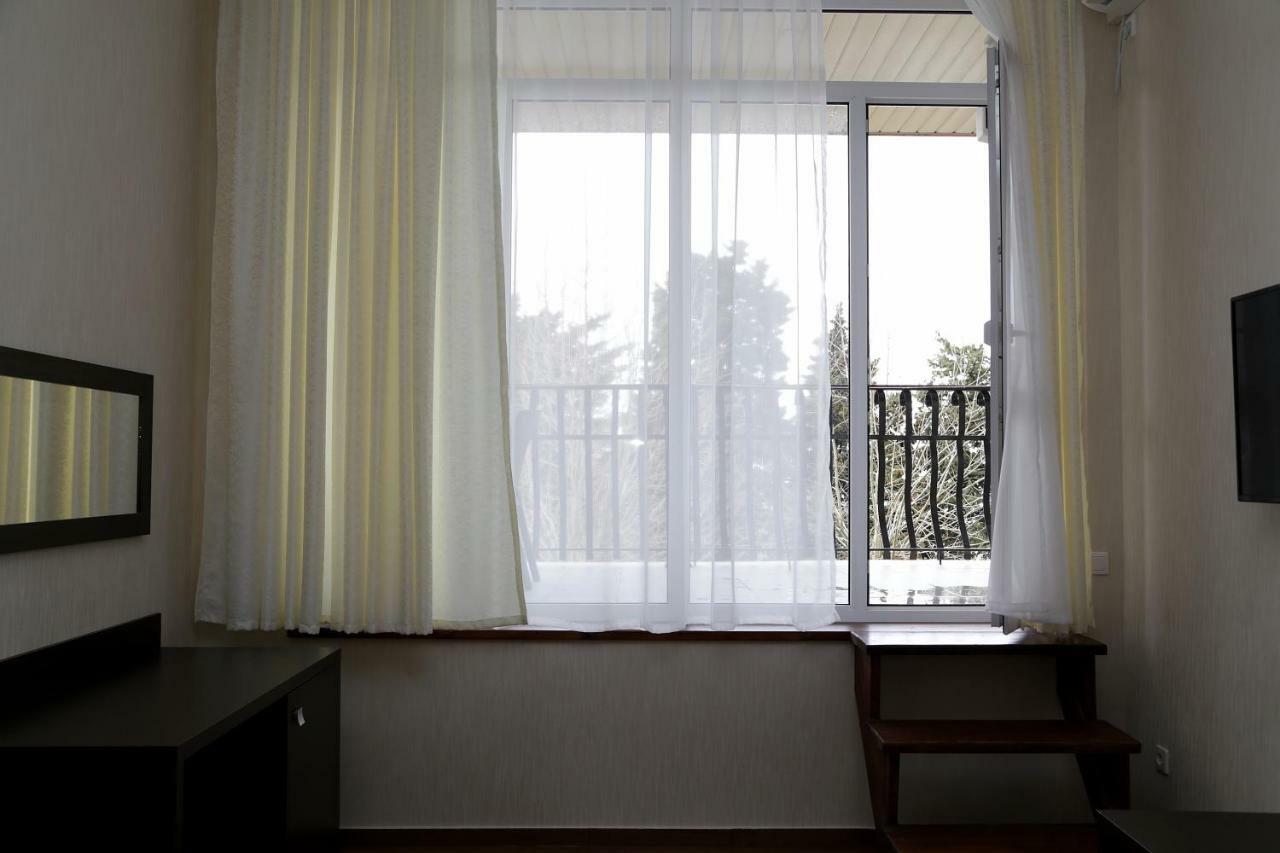Lazurniy Bereg Hotell Gagra Exteriör bild